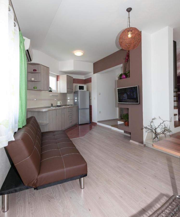 Apartmani Iva Tucepi Exterior photo