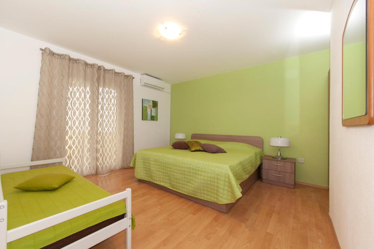 Apartmani Iva Tucepi Exterior photo