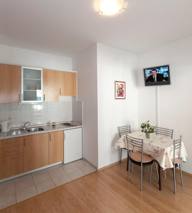 Apartmani Iva Tucepi Exterior photo