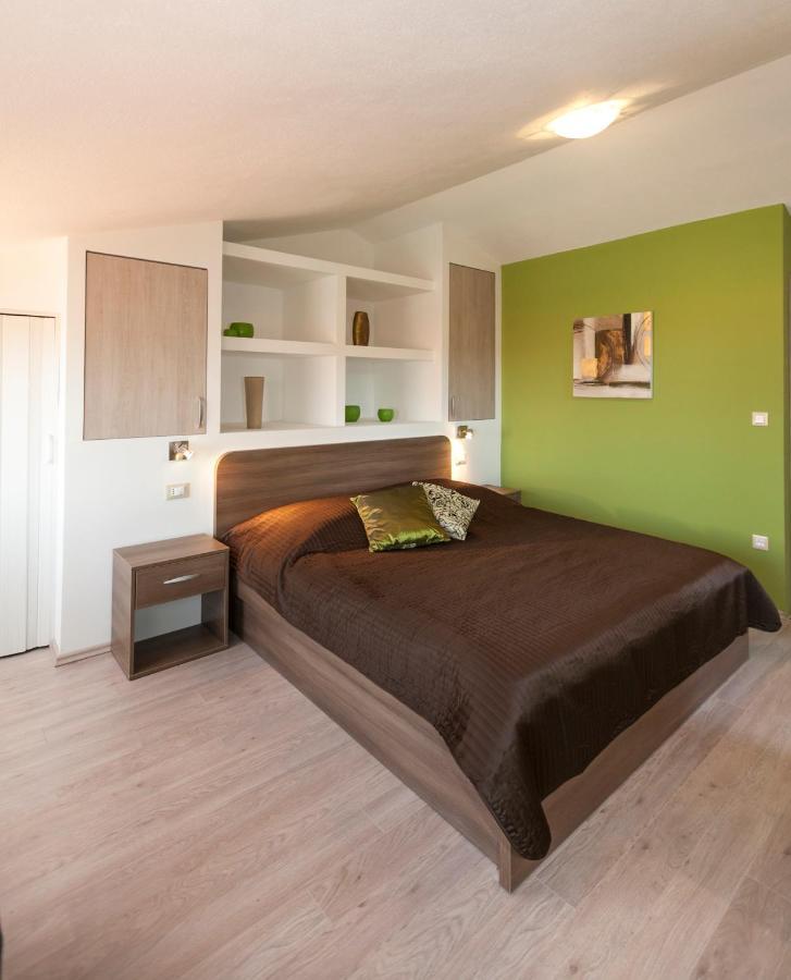Apartmani Iva Tucepi Exterior photo