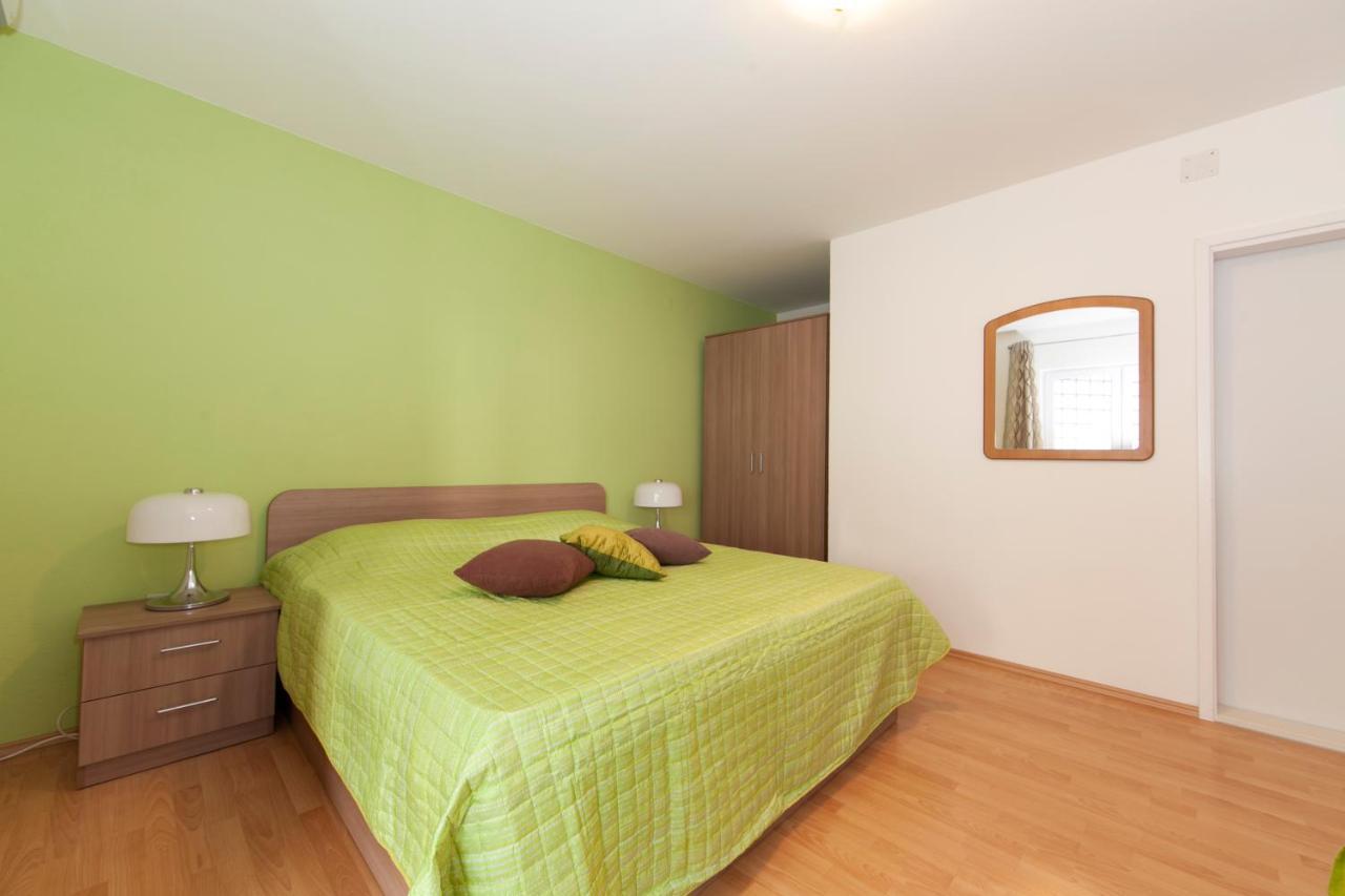Apartmani Iva Tucepi Exterior photo