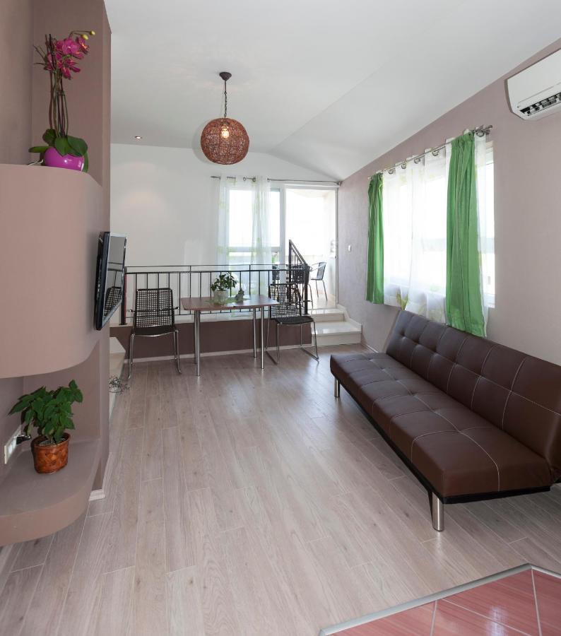 Apartmani Iva Tucepi Exterior photo