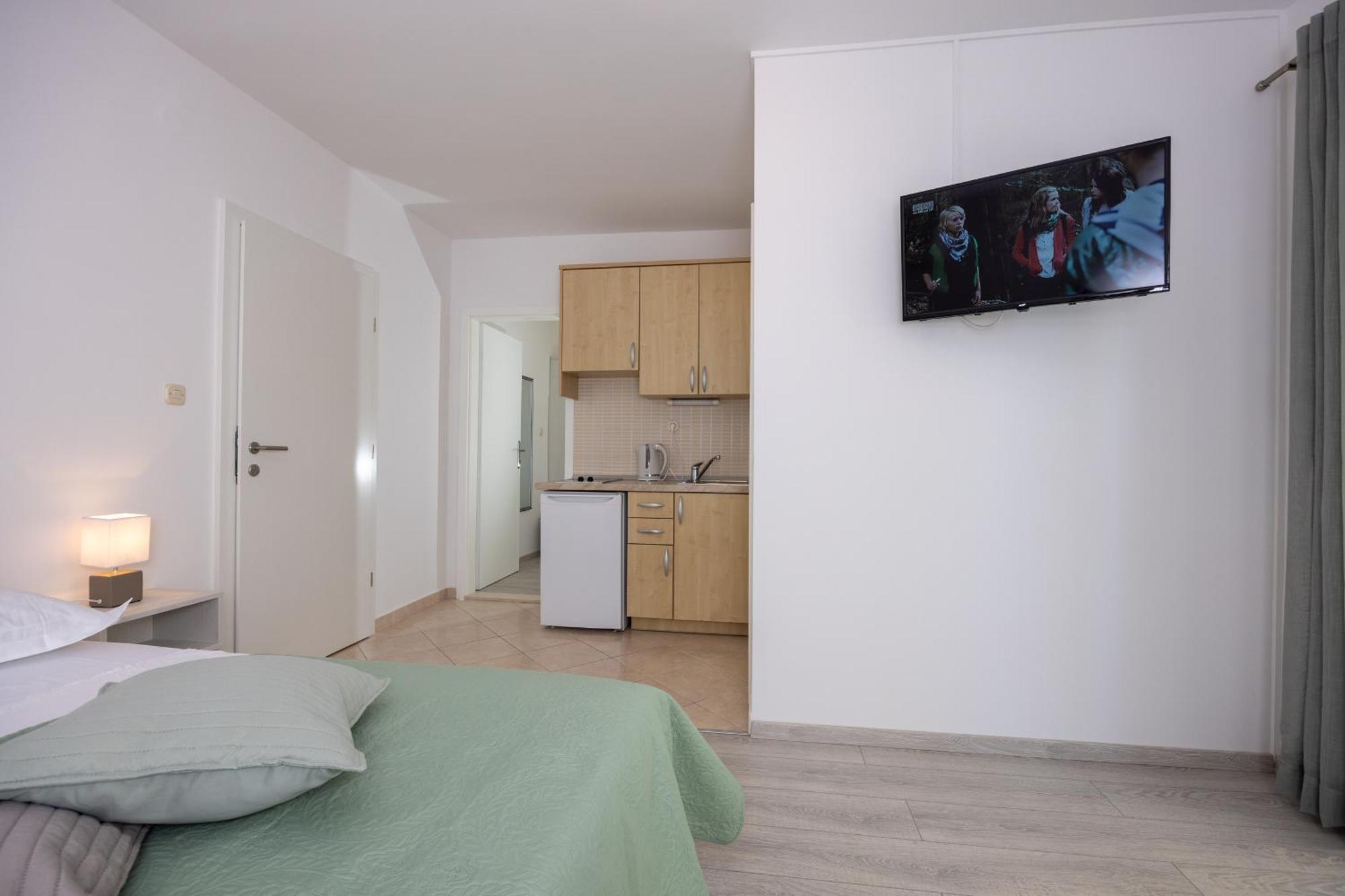 Apartmani Iva Tucepi Exterior photo